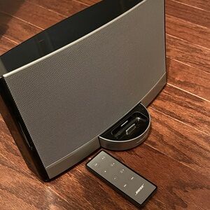 Bose sounddock Portable Speaker and remote